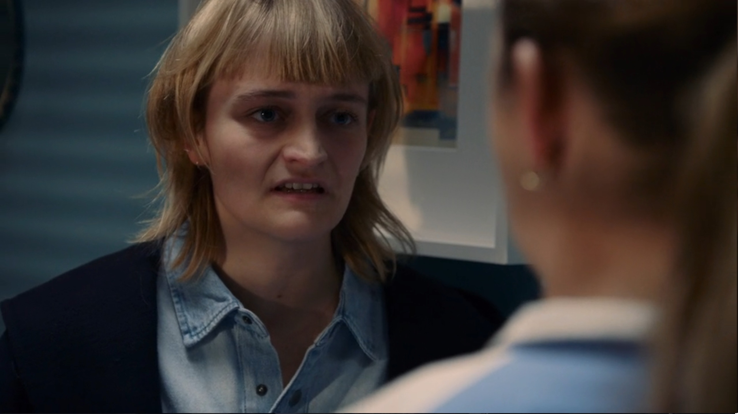 Indy zoekt Demi op in het ziekenhuis